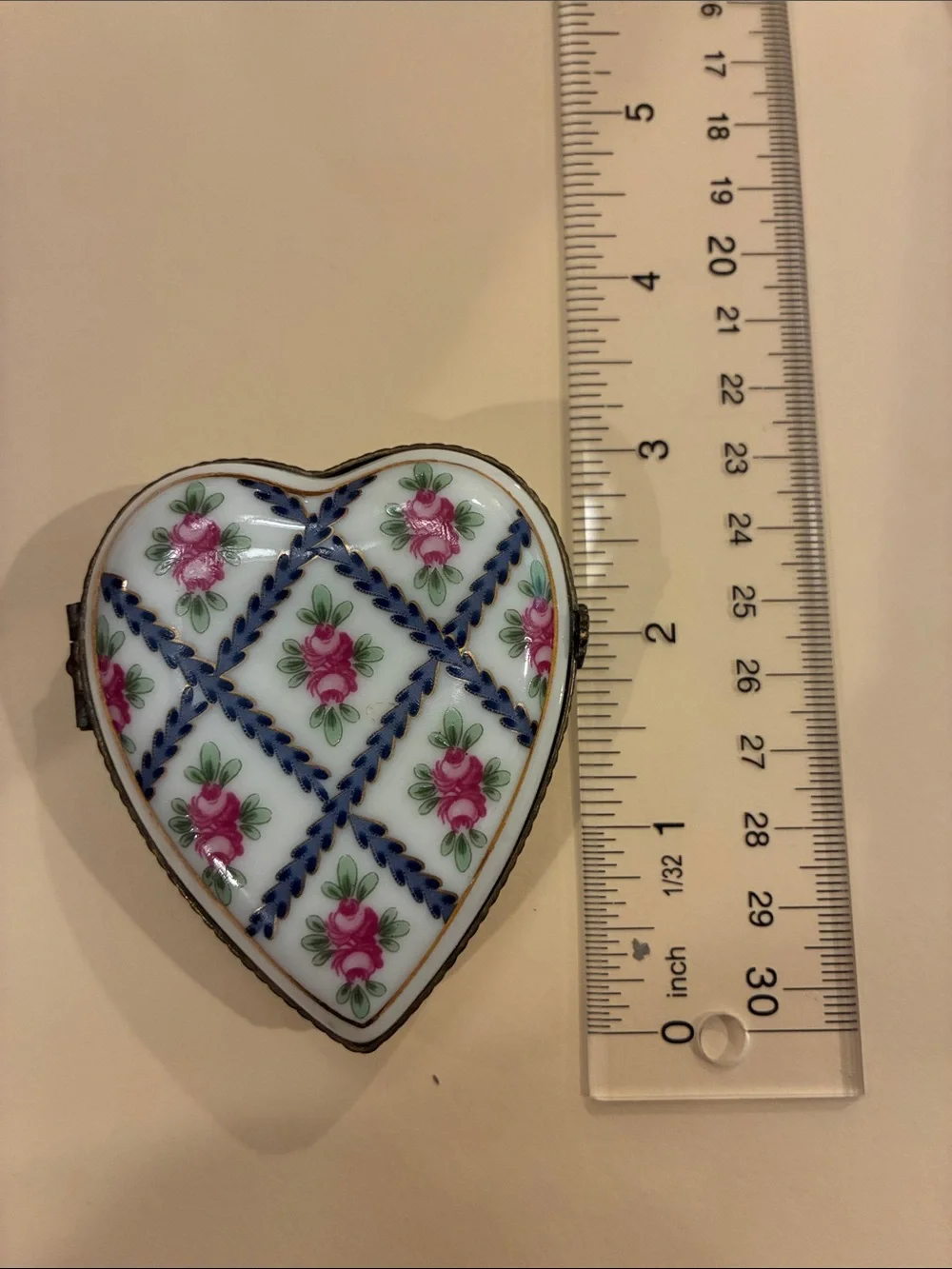 Je t’ aime Heart-Shaped Trinket Box with Pink Rose and Blue Lattice